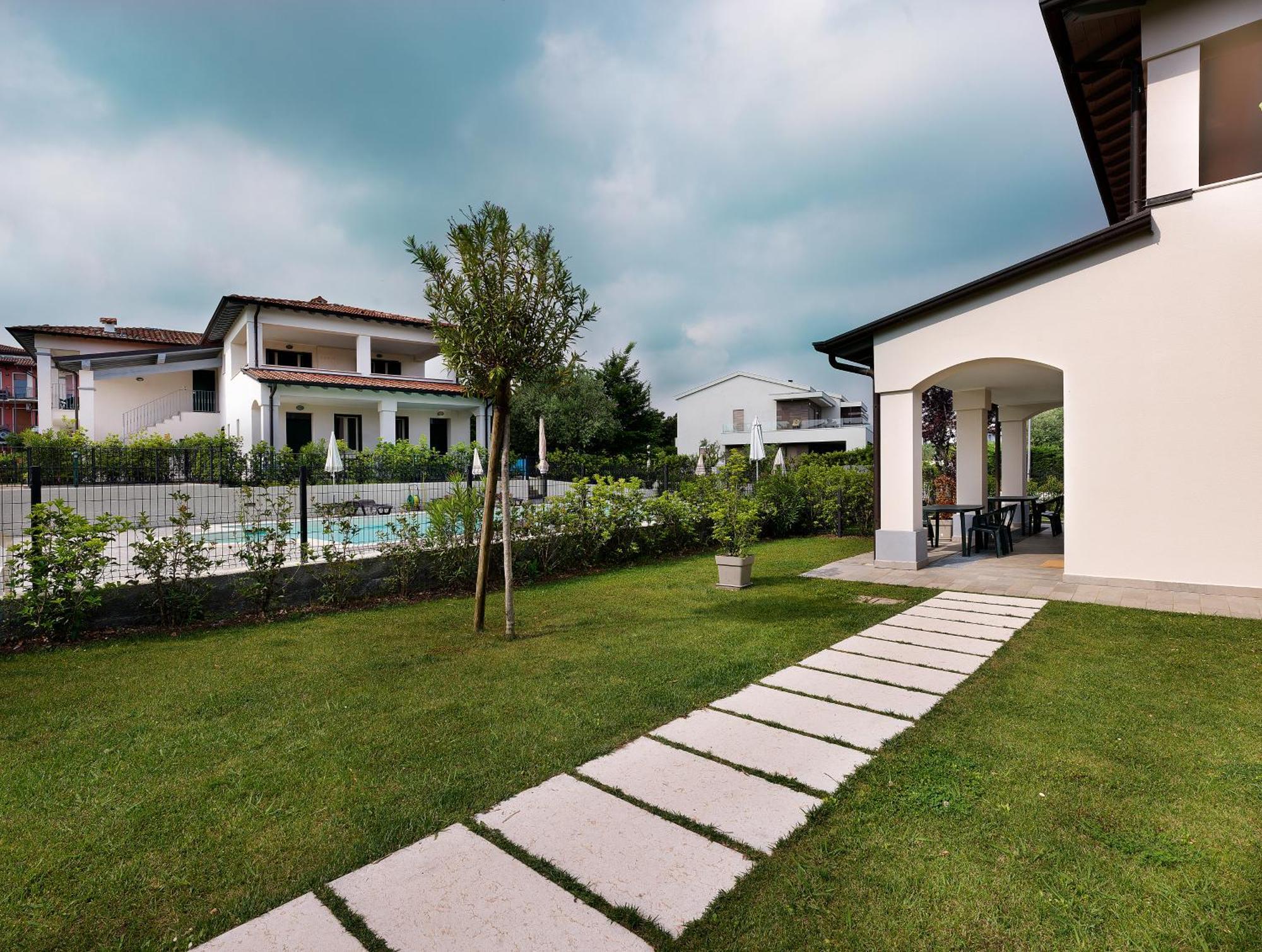 Residence Fiore Rosso Sirmione Exterior foto
